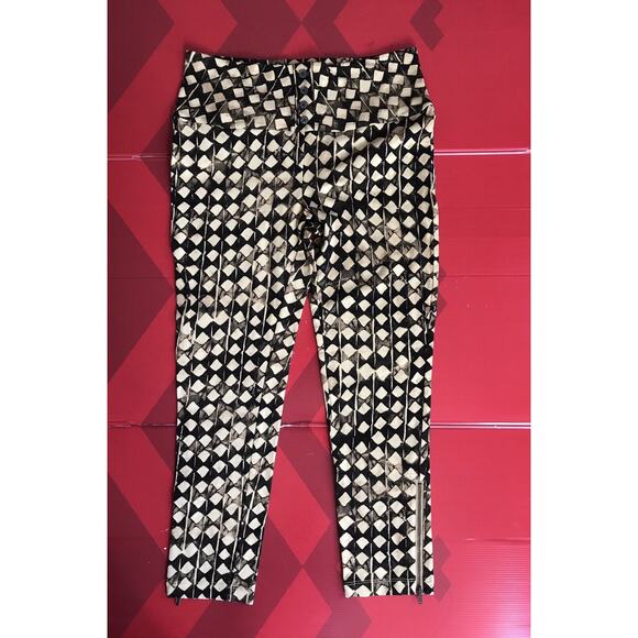 NWT ELIZABETH and JAMES CAPRI LEGGINGS PANTS Size 4 - Picture 1 of 5